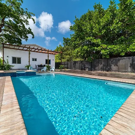 Pool Boutique Villa By The Beach 1